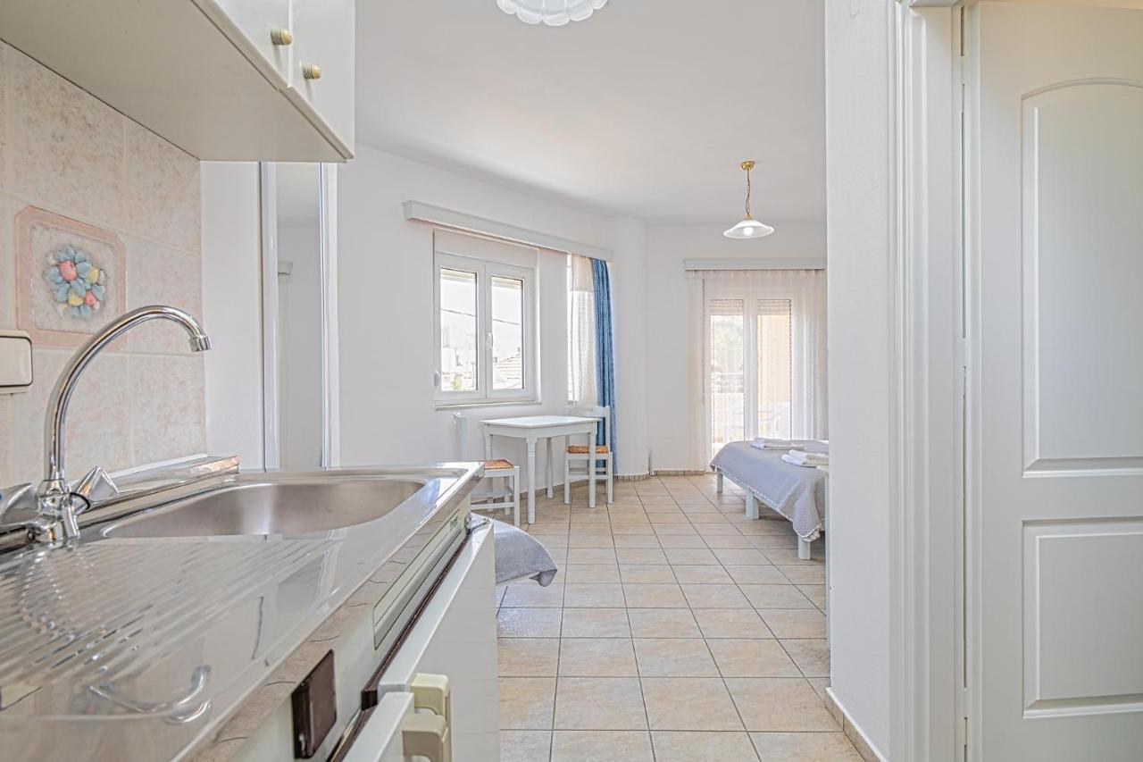 Marias Studios And Apartments Platanés エクステリア 写真